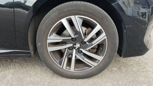 Peugeot 208 1.2 PureTech 100 - Allure – 2022 – 47629 km – Essence – Boîte Manuelle — photo 22