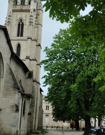 Rare : Charmant F4 esprit maison - Place Sainte Eulalie / Mairie -269000 euros