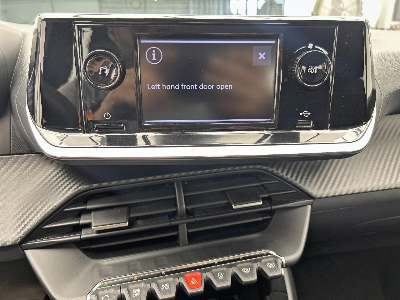 Peugeot 208 puretech 75 s&s bvm5 like — photo 11