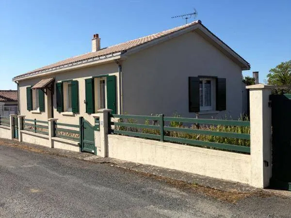 Maison Saint Jean D Hermine 5 pièce(s) 96.76 m2