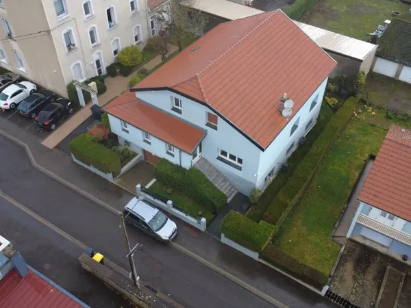 Maison 9 pièces 225 m²