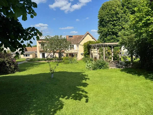 Maison 10 pièces 222 m²