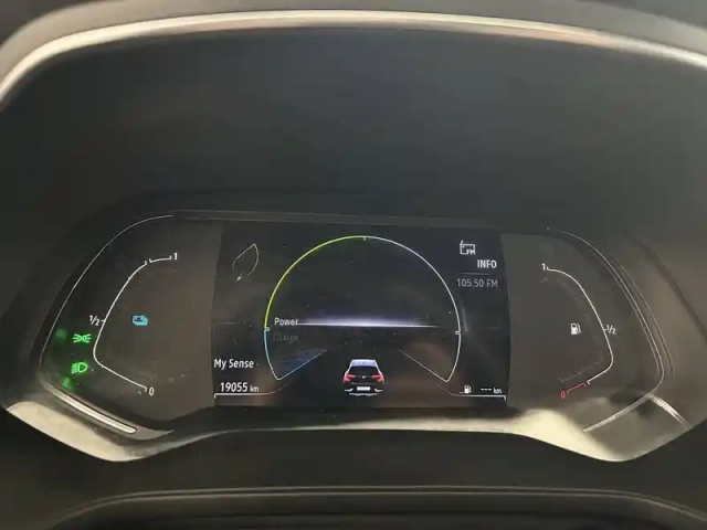 Renault Captur e-tech 145 — photo 26