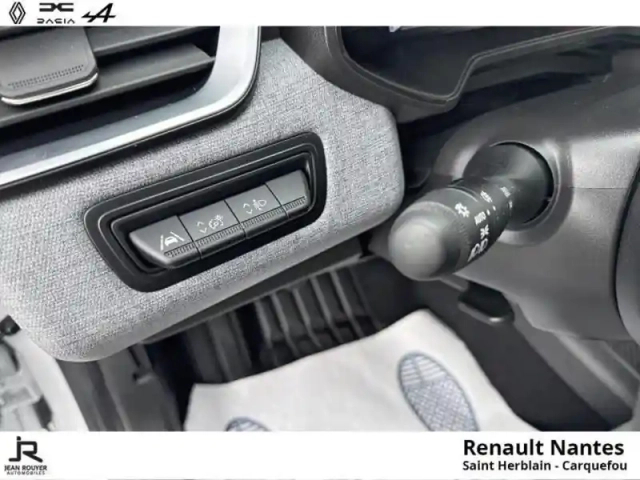 Renault Clio 1.0 tce 90ch evolution — photo 11