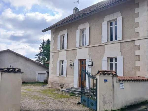 Maison de caractère, 4 chambres, grand terrain clos