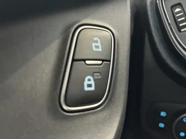 Ford Fiesta 1.0 ecoboost 125ch stop&amp;start titanium 3p euro6.2 — photo 18
