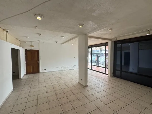 Local commercial 90 m²