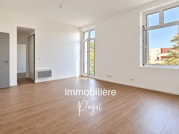 Saint-Tronc 13010 - T2 de charme avec stationnement extérieur