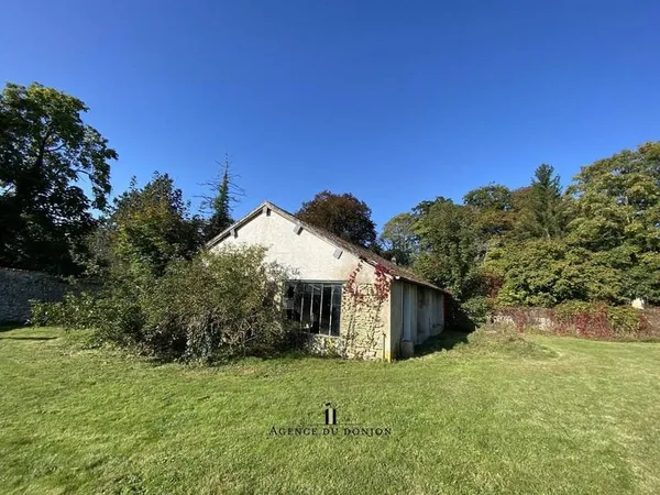Local 1 pièce 94 m²