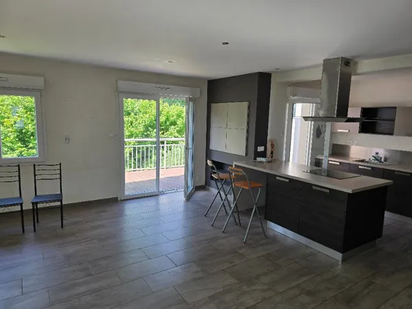 F3 65 m² – Terrasse 18 m² – Garage XXL 30 m² – DPE C de 2026 – etage 1/1 - Sans frais d'agence