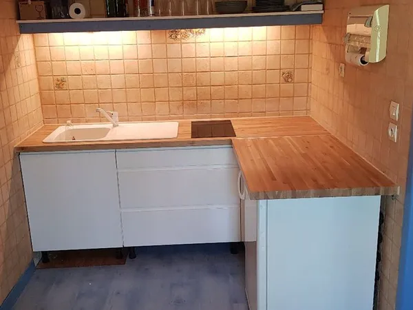 Loue appartement F1 bis secteur dans résidence face au canal au calme