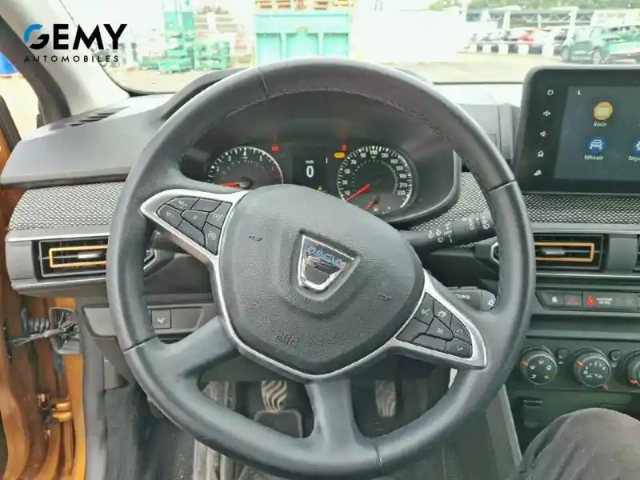 Dacia Sandero tce 90 - 22 — photo 13