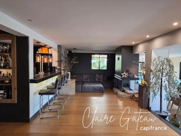 Maison 7 pièces 270 m²