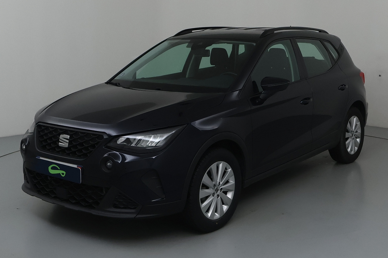 Seat Arona — photo 1