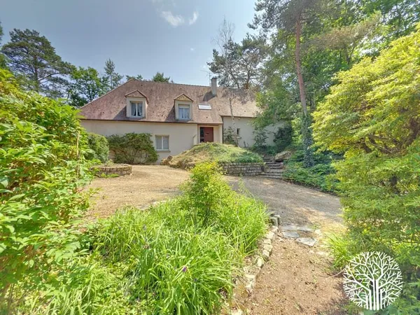 DEMEURE D'EXCEPTION AVEC 6000 M2 DE TERRAIN