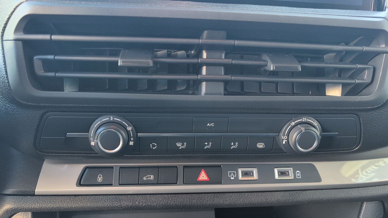 Opel VIVARO FGN DIESEL 120 CH M MANUELLE — photo 17