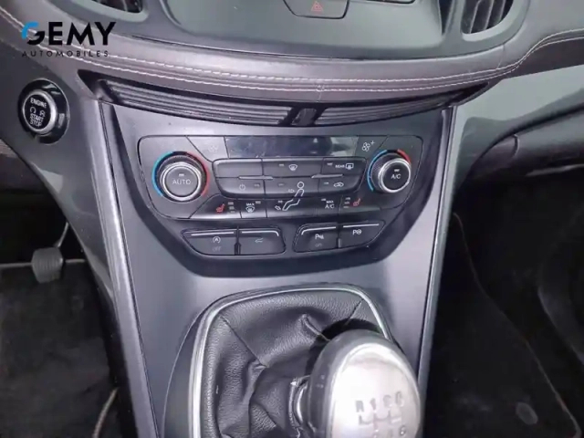 Ford Kuga vignale 2.0 tdci 150 s&amp;s 4x2 bvm6 — photo 14