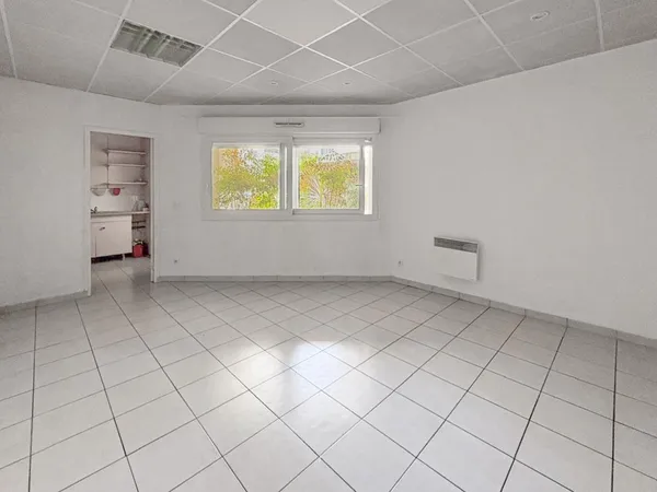 Local professionnel 26 m²
