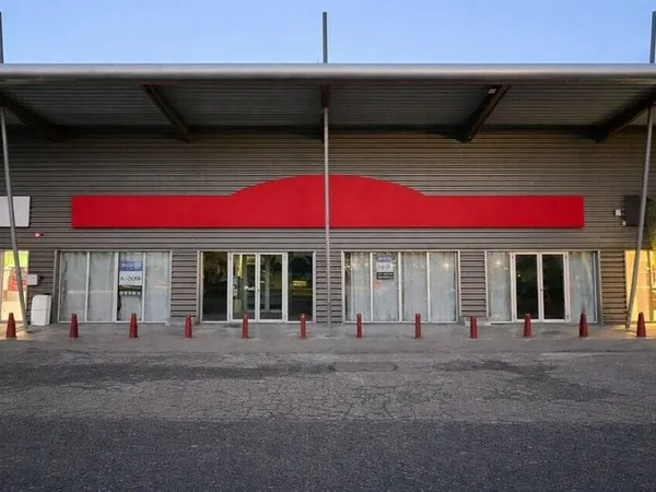 Local commercial 400 m²
