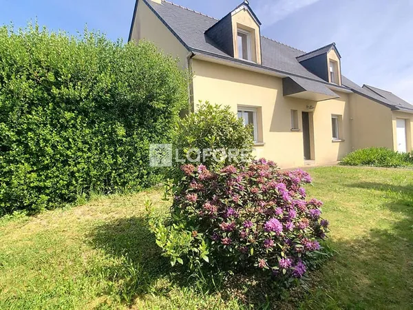 Maison Val D'Anast 135 m2 4 chambres terrasse garage jardin
