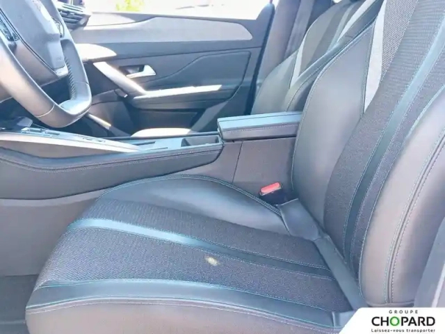 Peugeot 308 phev 180 e-eat8 — photo 11