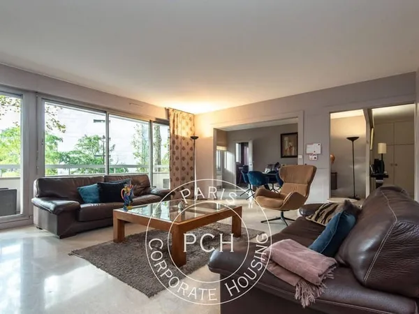 Appartement 6 pièces 147 m²