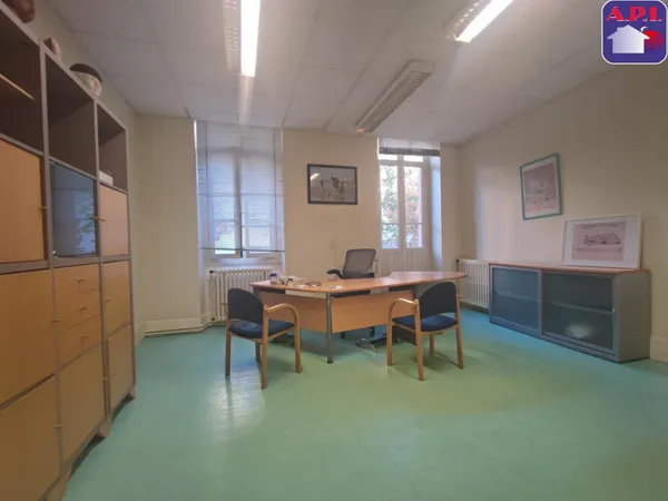 Bureaux 56 m²