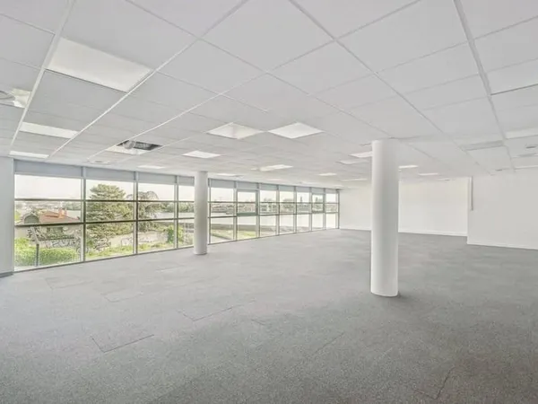 Bureaux 1834 m²