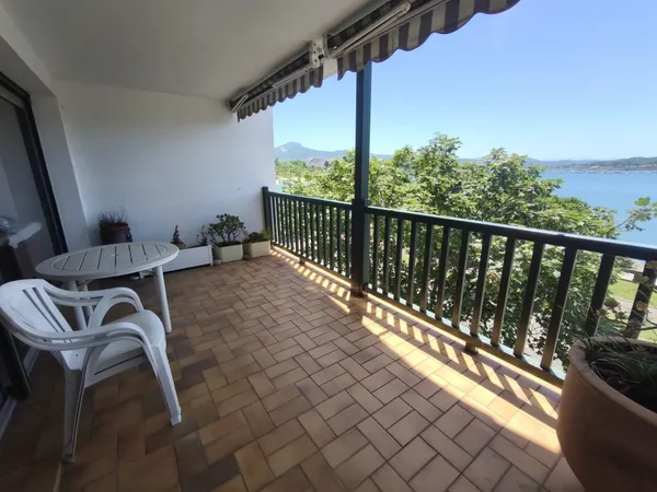 Hendaye Baie, Appartement T3 de 97,5m2 carrez cave, terrasse