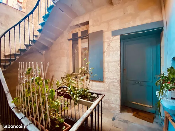 Agréable appartement T4 dans bel immeuble pierre