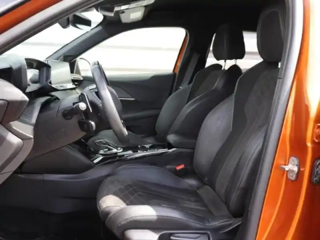 Peugeot 2008 1.2 puretech 130ch s&amp;s gt pack eat8 — photo 11