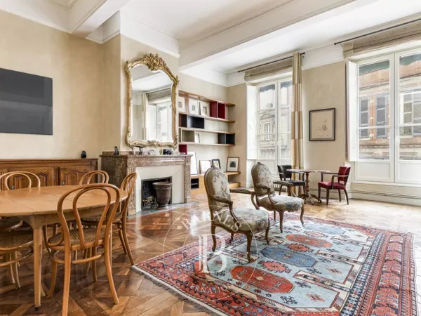CARMES /ST ETIENNE, APPARTEMENT 132M² DANS UN BEL IMMEUBLE