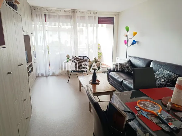 Tout à pieds à St jean de luz avec ce T3 /T4 traversant avec terrasse et doublé balcons