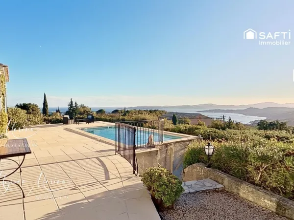 LES ISSAMBRES - Villa 7 pièces avec vue mer panoramique sur la baie de Saint-Tropez