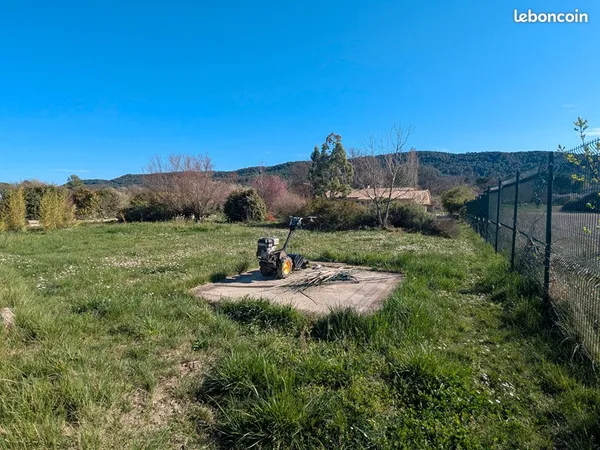 Terrain 702 m² SALERNES