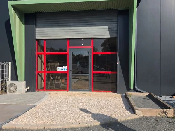 Batiment commercial 200m2