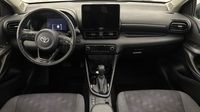 Toyota Yaris 116h Design 5p MY22 — photo 11