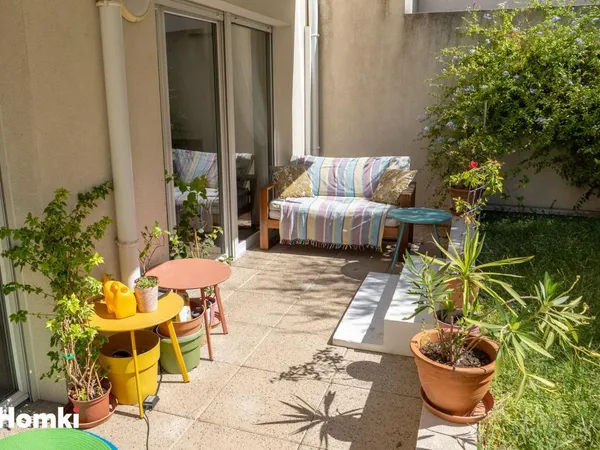 Vends t3 - 60 m² - Marseille 13008
