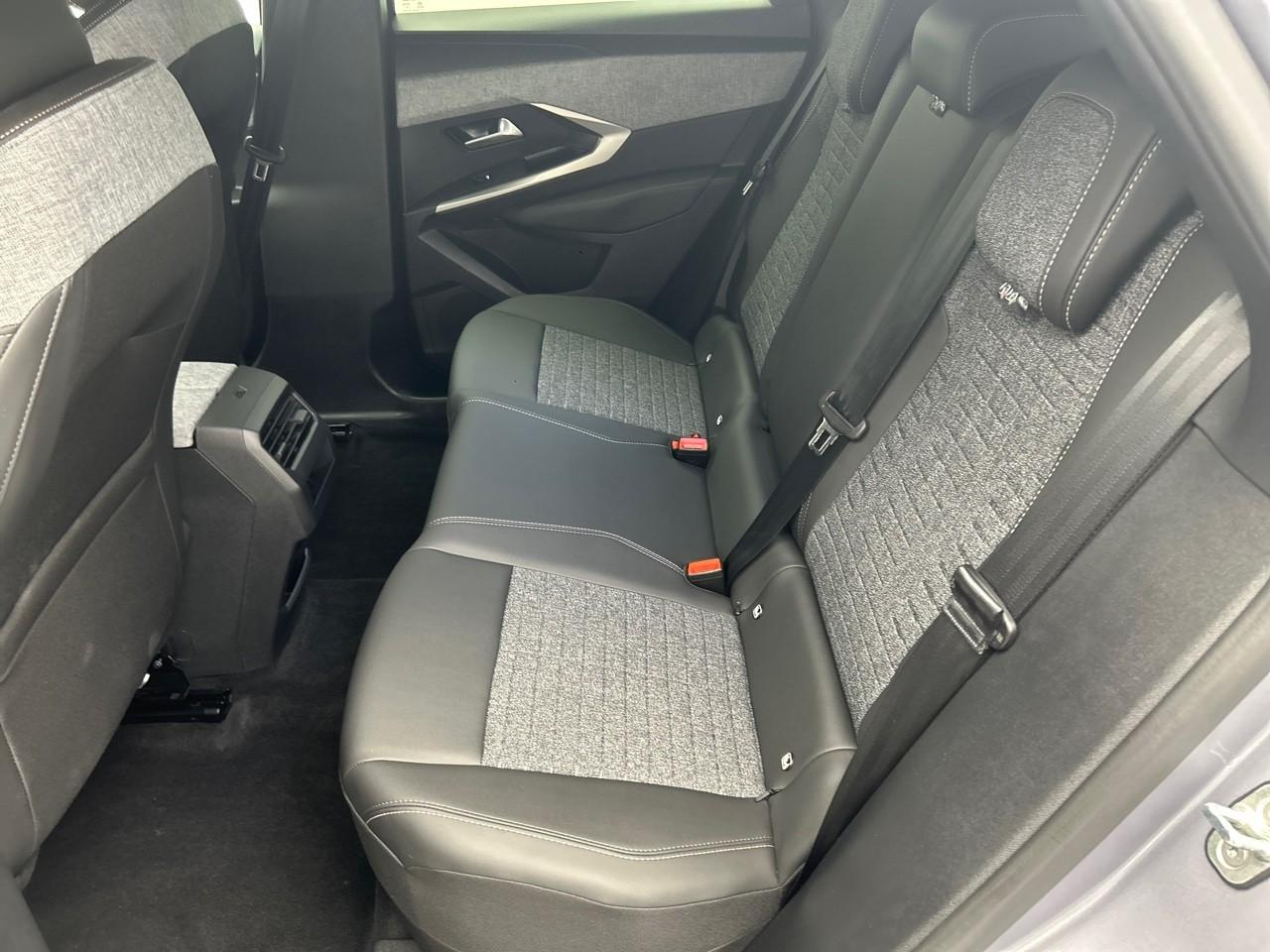 Peugeot 3008 hybrid 145 e-dcs6 allure — photo 13