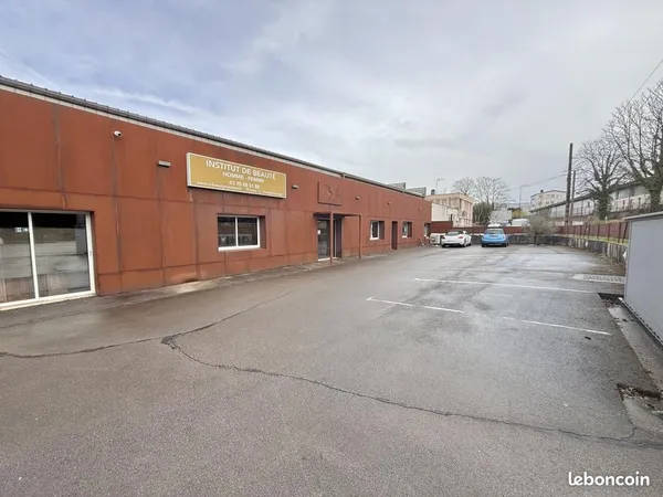 Local bureaux 60 m²
