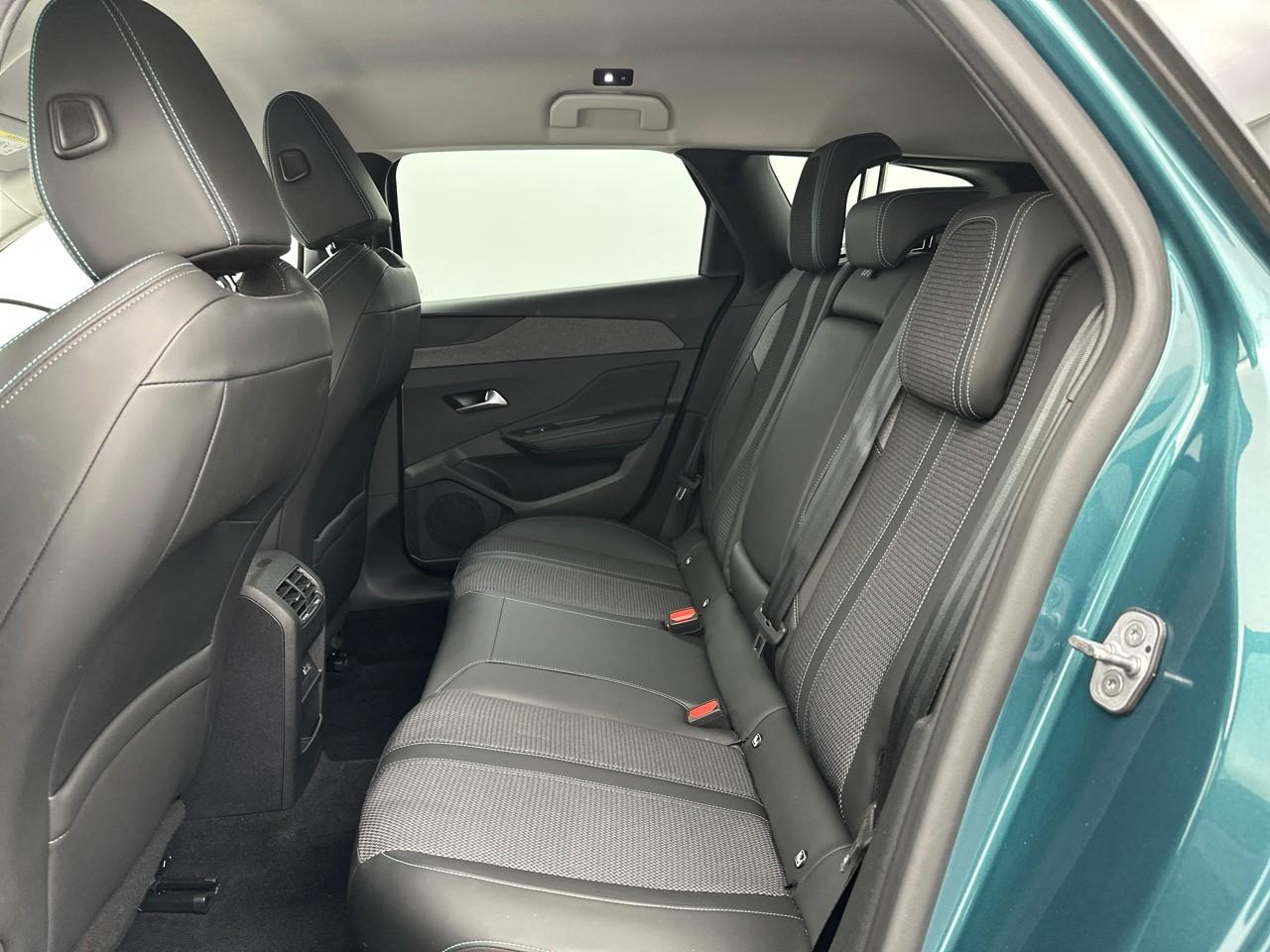 Peugeot 308 sw puretech 130ch s&s bvm6 allure pack — photo 12