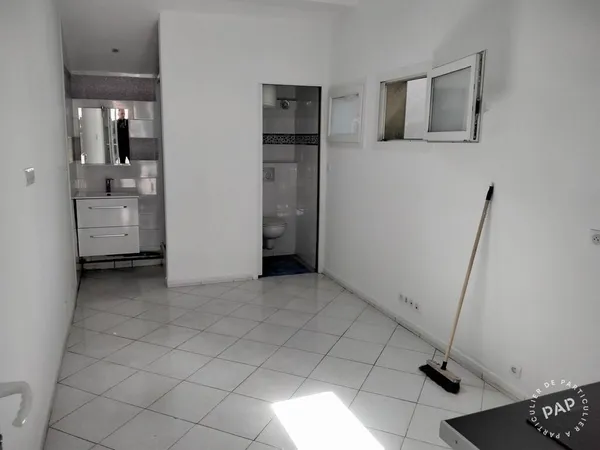Studio 1 pièce 13 m²