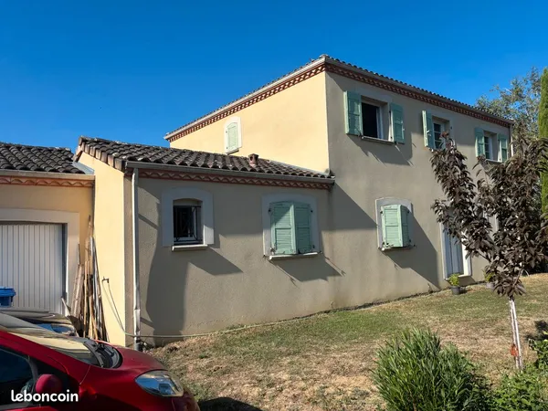 VILLA T5 secteur résidentiel