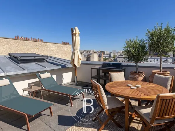 Faidherbe / Paul Bert - Appartement triplex en dernier étage avec rooftop