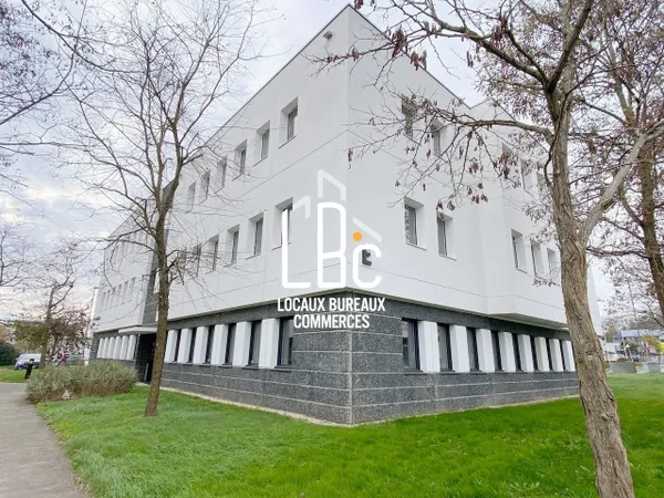 Local professionnel 210 m²