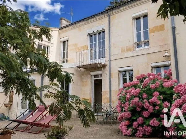 Maison 8 pièces 280 m²