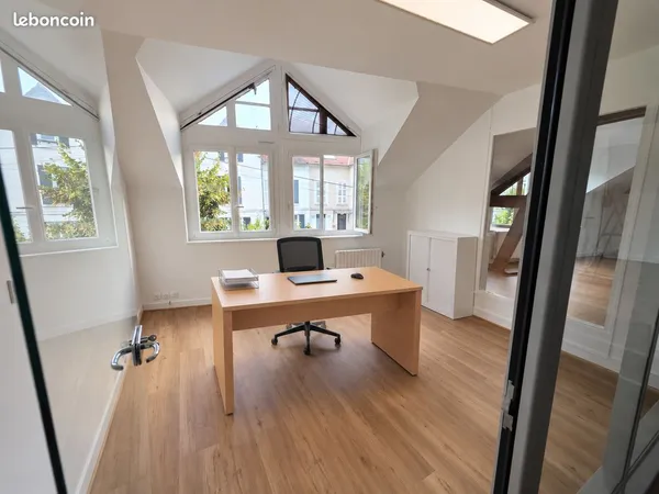 Bureau privatif meublé 14 m² - Meaux centre - Internet, salle d'attente, copieur