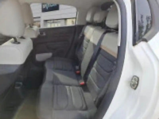 Citroën C3 1.2 puretech 110ch s&amp;s shine 120-123g — photo 8