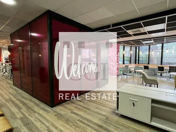 Local professionnel 222 m²
