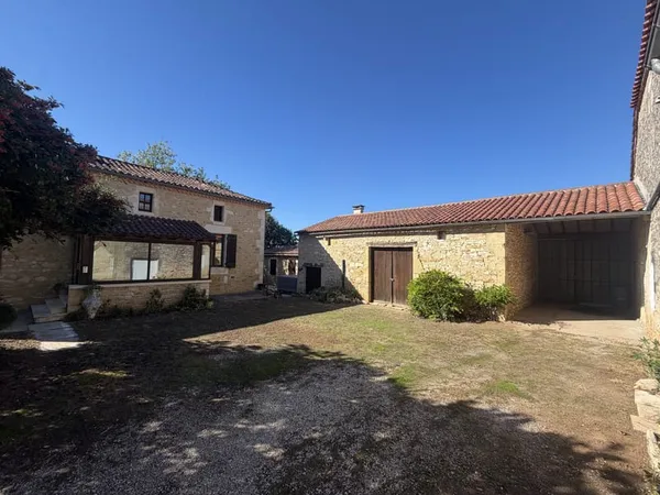 Propriété de charme en pierre avec dépendances, studio indép